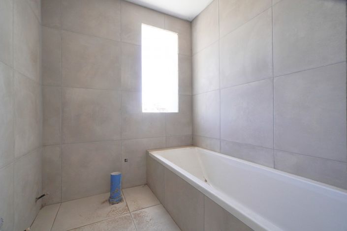 Image No.10-4 Bed Villa for sale