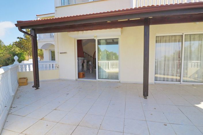 Image No.5-Villa de 3 chambres à vendre à Tsada