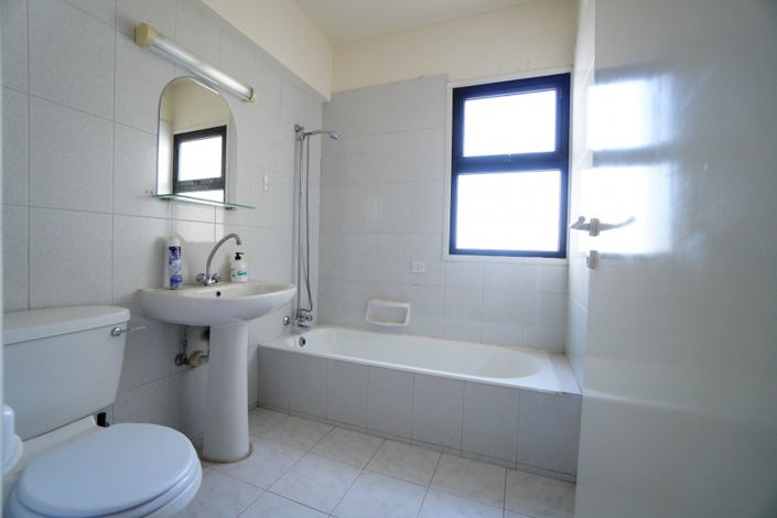 Image No.6-3 Bed Commercial for sale