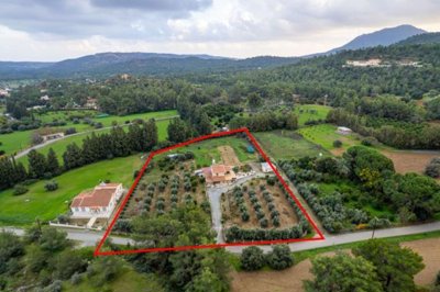 Two-storey house in a large field in Pyrga, Larnaca