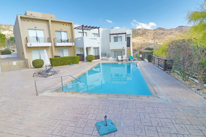 Image No.2-2 Bed Townhouse for sale