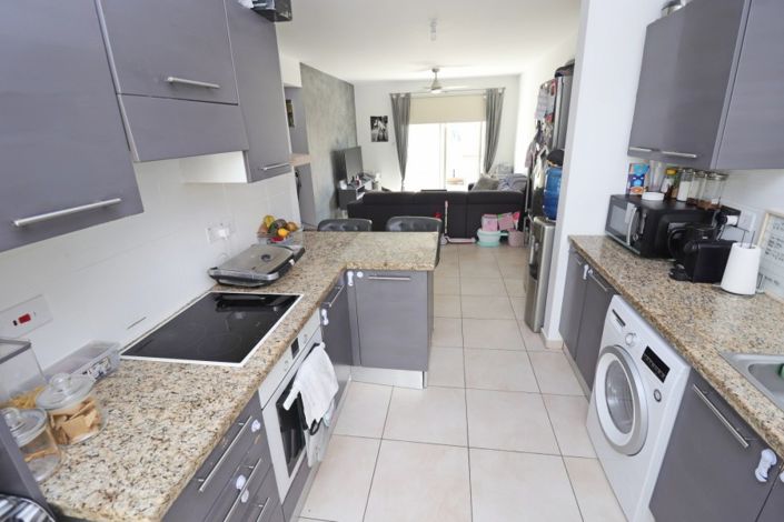 Image No.5-2 Bed Townhouse for sale