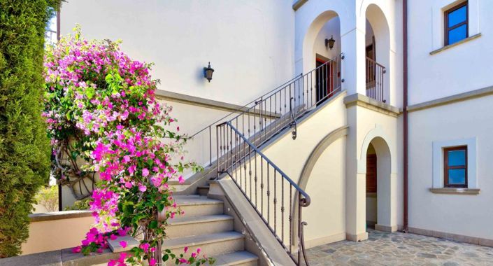 Image No.10-2 Bed Villa for sale