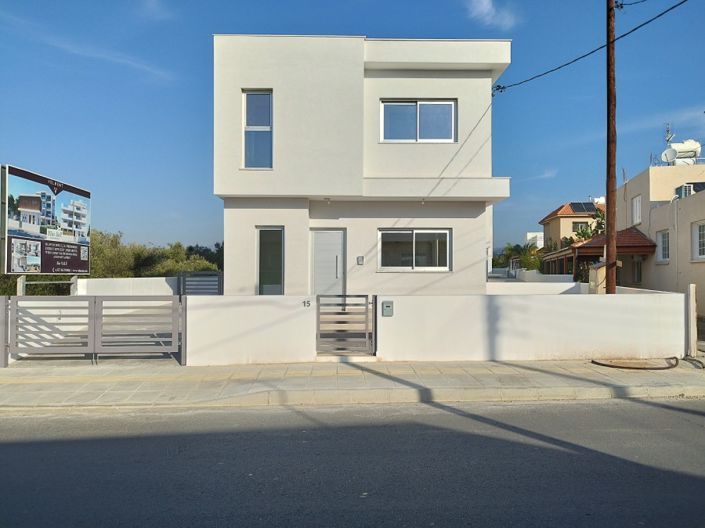 Image No.2-2 Bed Villa for sale