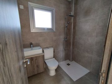 Detached Villa For Sale  in  Kato Polemidia