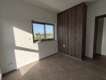 Detached Villa For Sale  in  Kato Polemidia