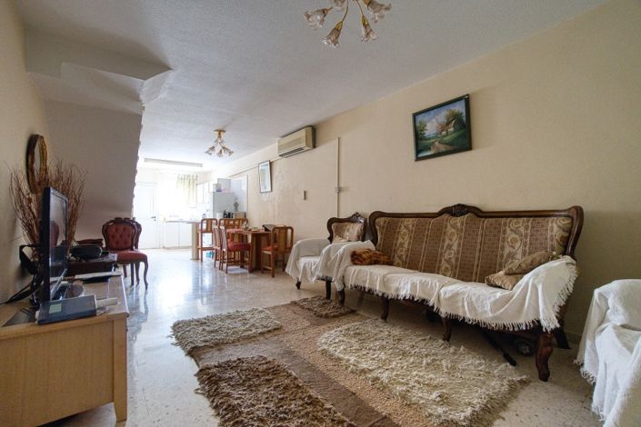 Image No.8-2 Bed Townhouse for sale