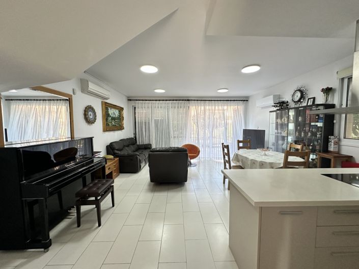 Image No.10-Villa de 4 chambres à vendre à Kato Paphos