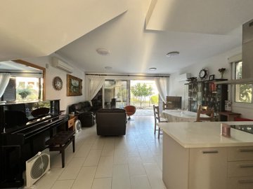 Detached Villa For Sale  in  Kato Paphos - Universal