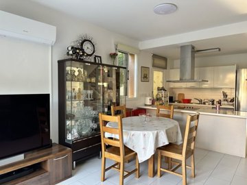 Detached Villa For Sale  in  Kato Paphos - Universal