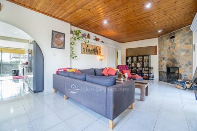 Detached Villa For Sale  in  Apesia