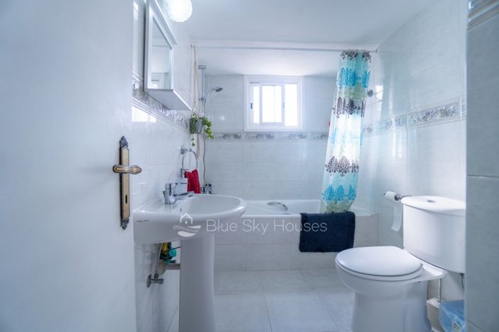 Image No.9-4 Bed Villa for sale