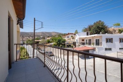 3 bedroom upper house in Agios Theodoros, Larnaca