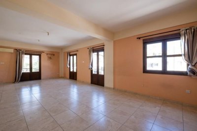 3 bedroom upper house in Agios Theodoros, Larnaca