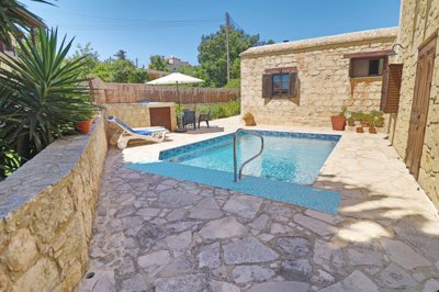 Detached Villa For Sale  in  Drouseia