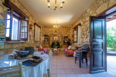 Detached Villa For Sale  in  Pano Akourdaleia