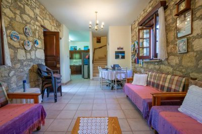 Detached Villa For Sale  in  Pano Akourdaleia