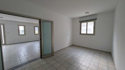 Spacious Two-Storey Home with Basement & Workshop in Zoopigi, Limassol