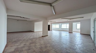 Spacious Two-Storey Home with Basement & Workshop in Zoopigi, Limassol