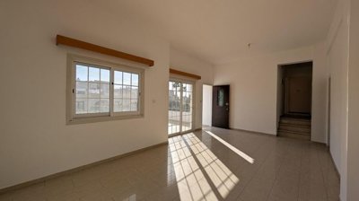 3-Bedroom Apartment in Agios Nikolaos, Larnaca