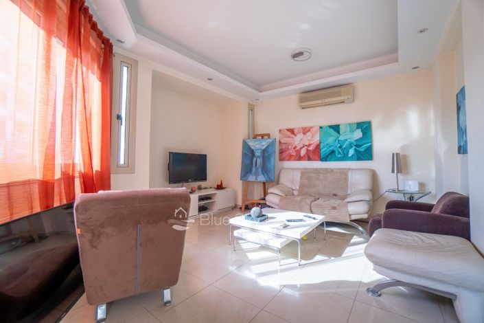 Image No.2-3 Bed Villa for sale