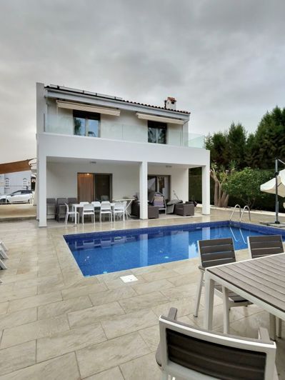 Image No.4-4 Bed Villa for sale
