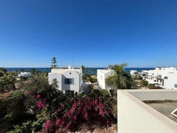 Detached Villa For Sale  in  Chloraka