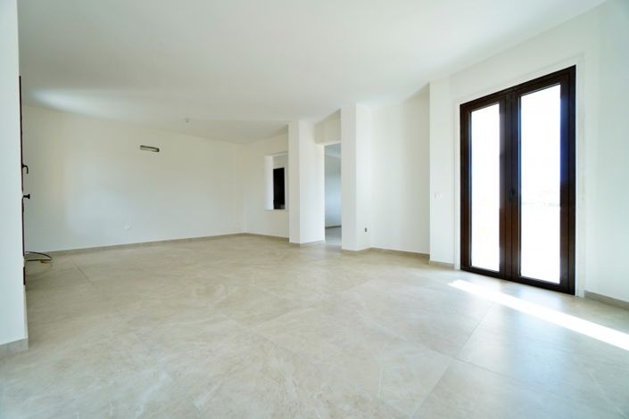 Image No.4-3 Bed Villa for sale
