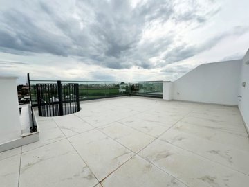 Penthouse For Sale  in  Livadia