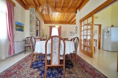Detached Villa For Sale  in  Vavatsinia