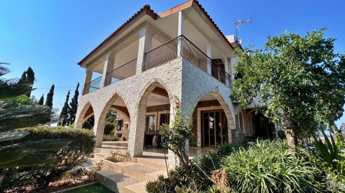 Image No.2-4 Bed Villa for sale