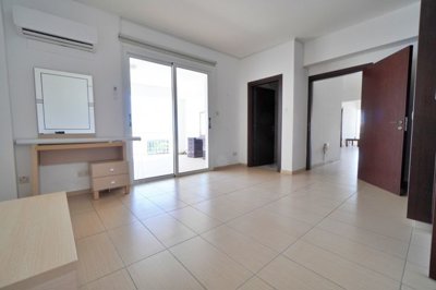 Apartment For Sale  in  Aradippou