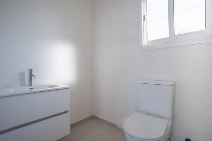 Image No.3-2 Bed Townhouse for sale