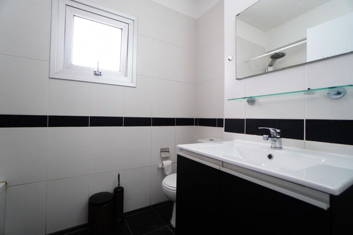 Image No.8-3 Bed Apartment for sale