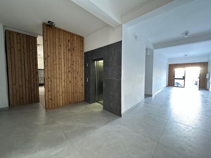 Image No.10-3 Bed Apartment for sale