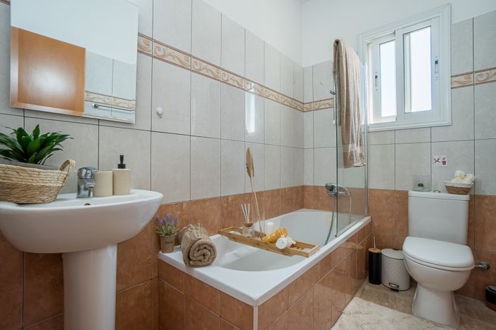 Image No.9-2 Bed Apartment for sale