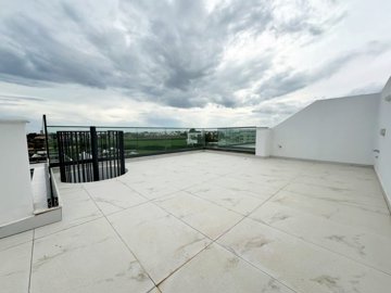 Penthouse For Sale  in  Livadia