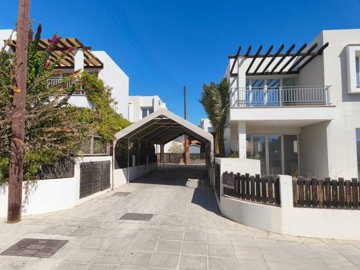 Detached Villa For Sale  in  Parekklisia