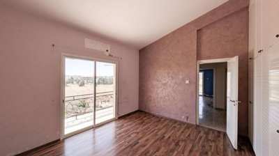 Three-Bedroom House in Parekklisia, Limassol