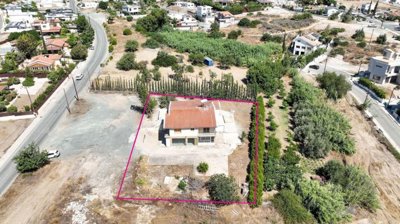 Three-Bedroom House in Parekklisia, Limassol