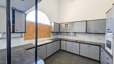 Three-Bedroom House in Parekklisia, Limassol