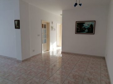 Apartment For Sale  in  Mesa Yitonia