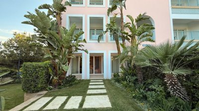 Ground Floor Apartment For Sale  in  Limassol Marina