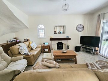 Detached Villa For Sale  in  Tala - Kamares