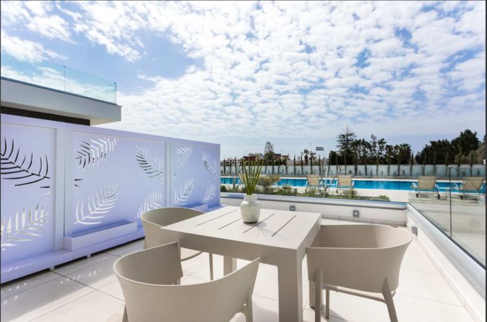 Image No.7-9 Bed Property for sale