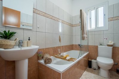 Apartment For Sale  in  Geroskipou
