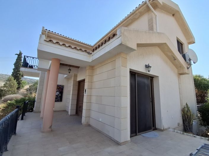 Image No.2-Villa de 4 chambres à vendre à Mouttagiaka
