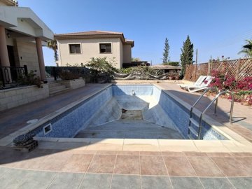 Detached Villa For Sale  in  Mouttagiaka