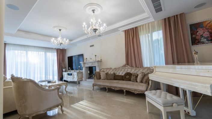 Image No.10-4 Bed Villa for sale