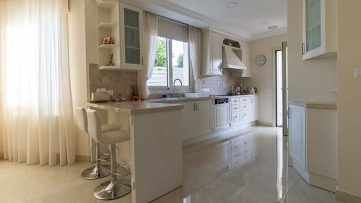 Image No.5-4 Bed Villa for sale